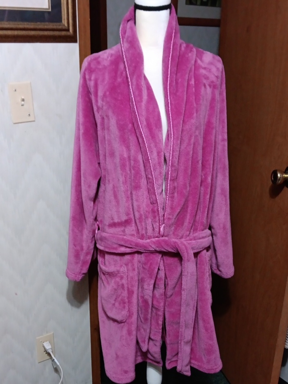 Victoria Secret Plush Shawl Collar Robe in Magenta Pink - Women’s Cozy Bathrobe
